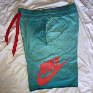 Men’s Medium Nike Sweater Shorts